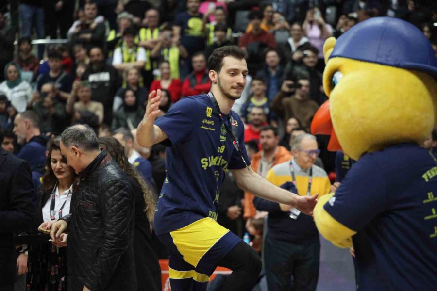 Türkiye Kupası Şampiyonu Fenerbahçe, Kupasını Aldı