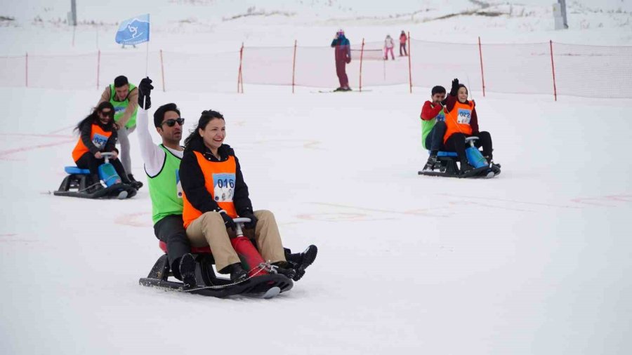 ‘artık Çekilmez Oldun’ Kızak Yarışmasında Eşler Doyasıya Eğlendi