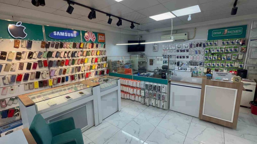 Tornavida İle Kapıyı Açan Kar Maskeli Hırsız Anbean Kamerada