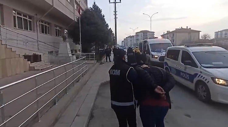 Konya’da Suç Örgütüne Operasyon: 7 Tutuklama