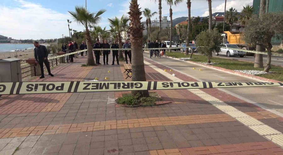 Alanya’da İki Kişi Silahla Vuruldu