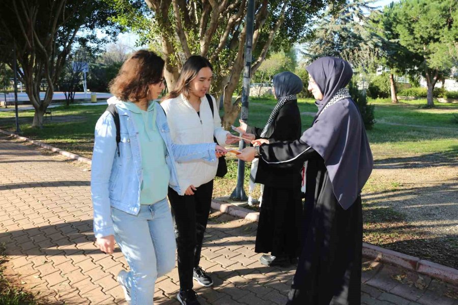 Tıp Fakültesi Öğrencileri İsrail’in Zulmüne Sessiz Kalmadı