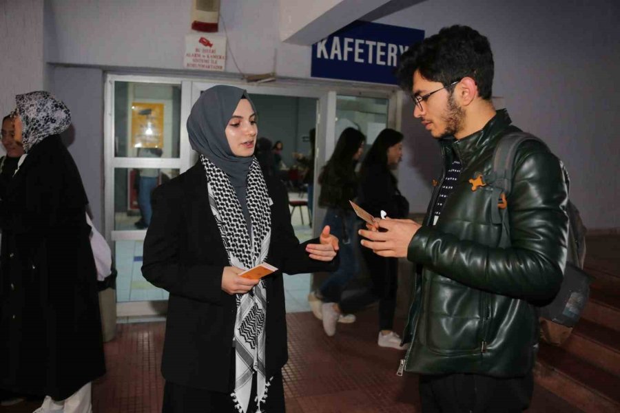 Tıp Fakültesi Öğrencileri İsrail’in Zulmüne Sessiz Kalmadı
