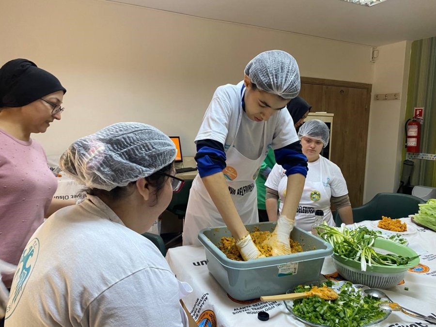 Engelli Bireyler Eğlenirken Öğreniyorlar