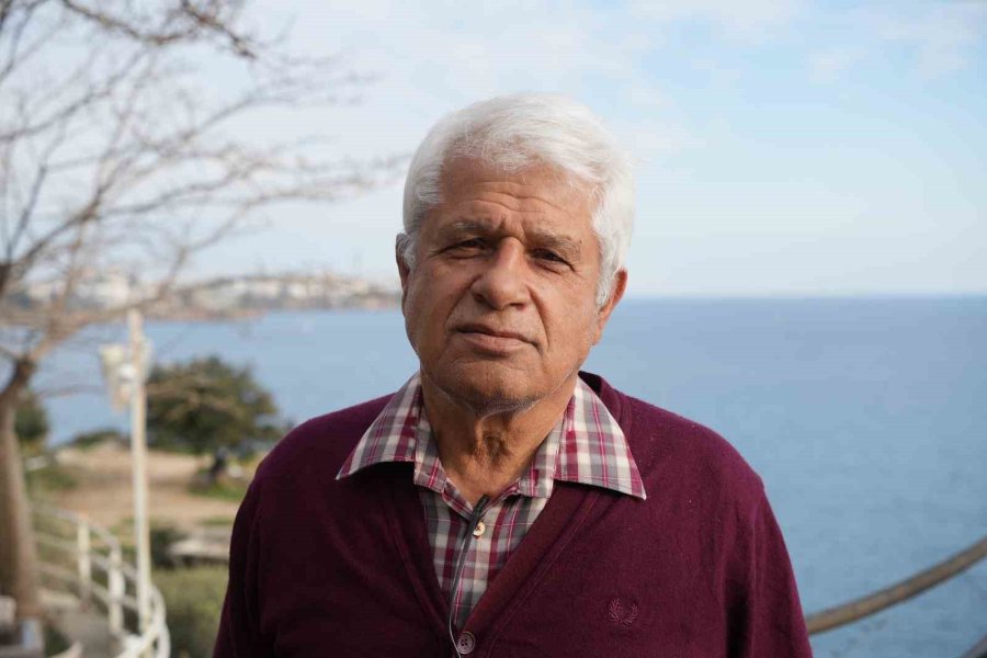 Dev Denizanalarının Sürü Halindeki Geçişleri Dron İle Görüntülendi