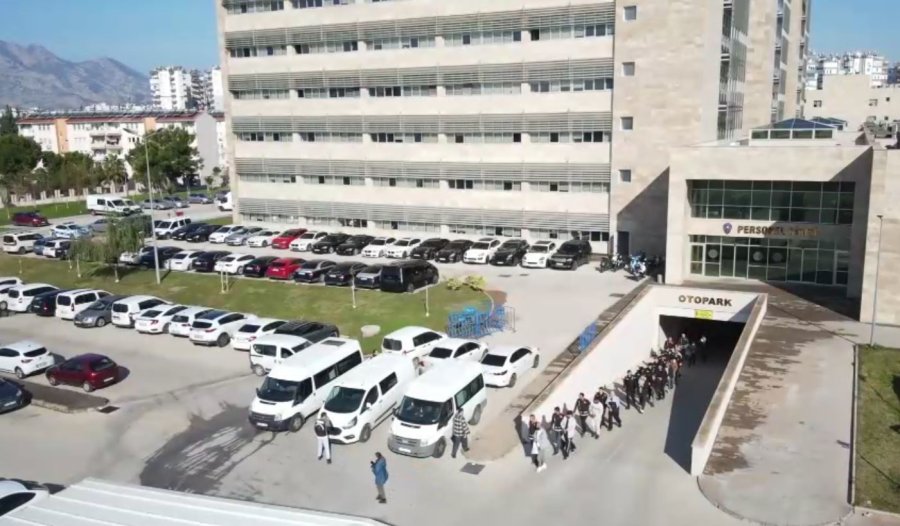 Antalya’da 200 Şüpheli Yakalandı