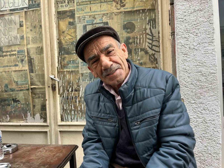 Yalıtımlı Camlardan Dahi Sızan Kokuya Vatandaşlar Çözüm Bekliyor