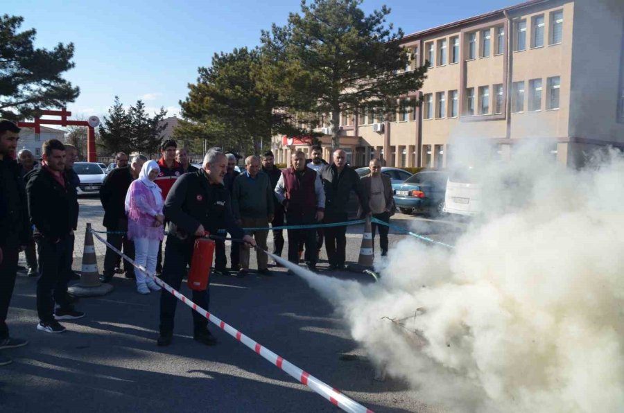 Niğde’de Tarım Ve Orman İl Müdürlüğü Personeline Yangın Eğitimi Verildi