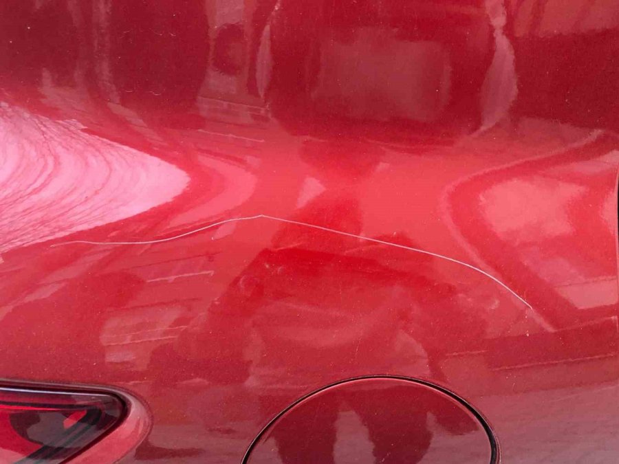 Sokak Üzerindeki Araçları Tek Tek Çizdi