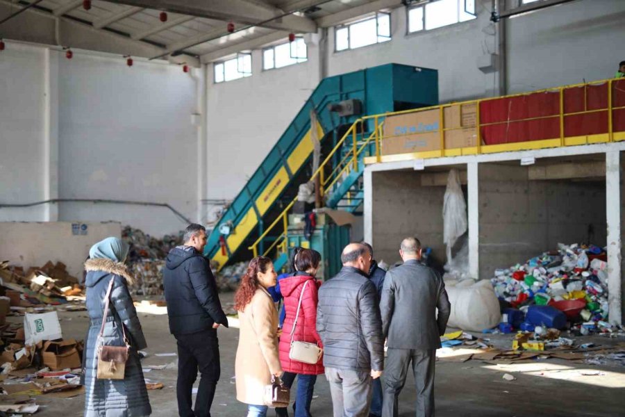 Aksaray’ın Atık Toplama Ayırma Tesisi Örnek Projeler Arasında Yer Aldı