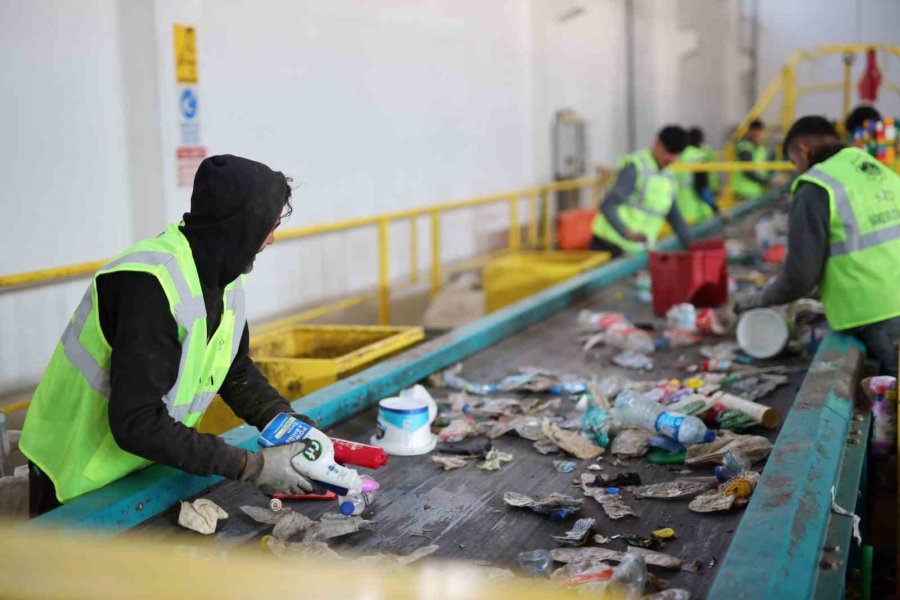 Aksaray’ın Atık Toplama Ayırma Tesisi Örnek Projeler Arasında Yer Aldı