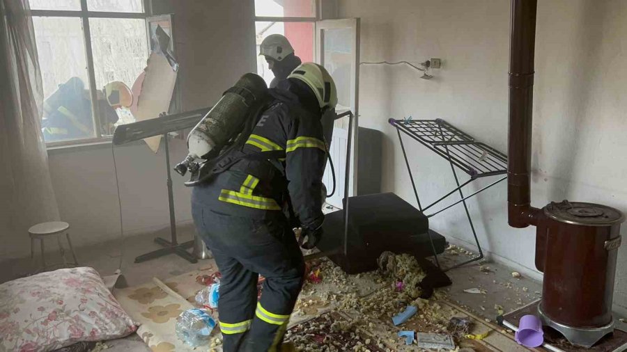 Koltuğa Düşen Sigara İzmariti Yangına Neden Oldu