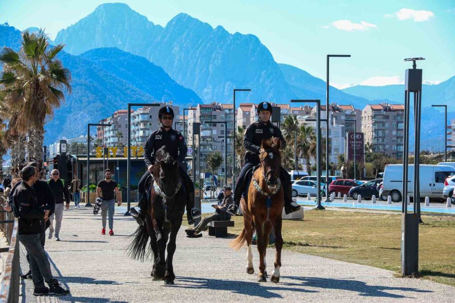 Konyaaltı Sahili’nin Güvenliği Börü Ve Winner’a Emanet