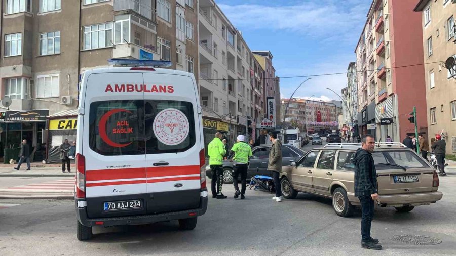 Otomobil İle Motosikletin Çarpışma Anı Kamerada