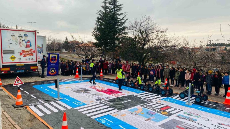 Kayseri’de 533 Öğrenciye Trafik Güvenliği Eğitimi Verildi