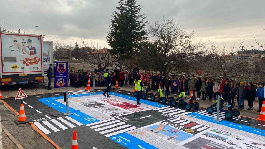 Kayseri’de 533 Öğrenciye Trafik Güvenliği Eğitimi Verildi