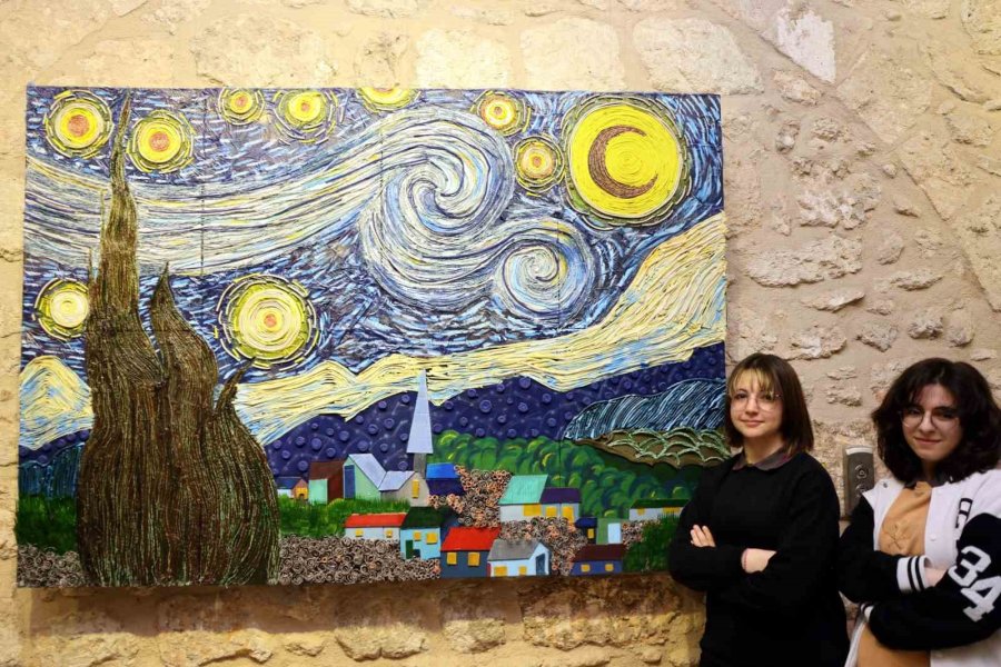 Öğrencilerin Geri Dönüşüm Malzemelerinden Yaptığı Eserler Sergilendi