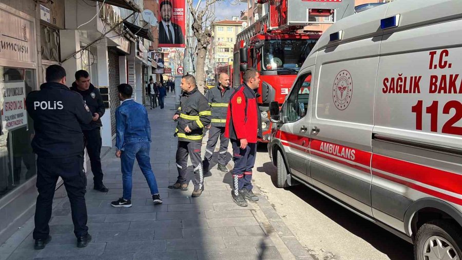 Yakınları Haber Alamadı, Evde Uyurken Bulundu