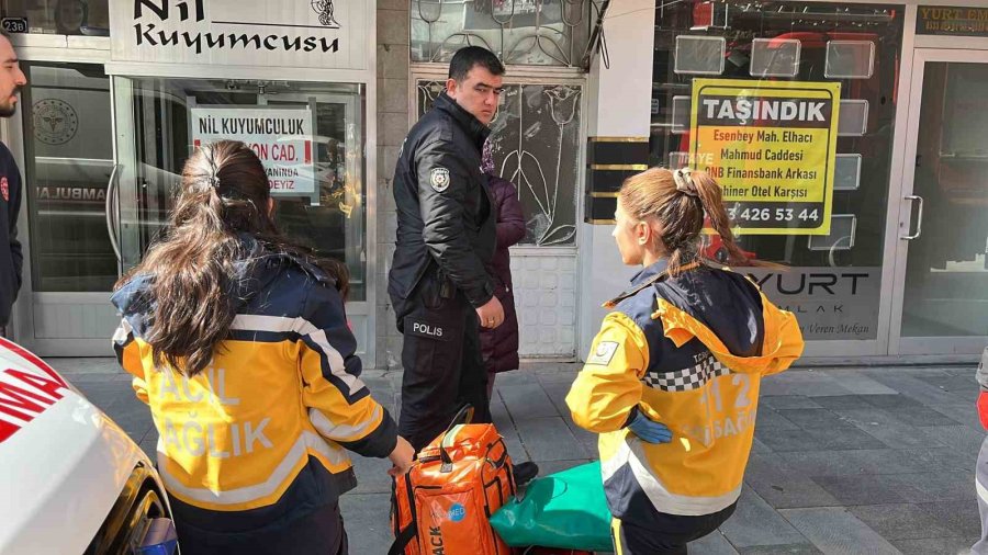 Yakınları Haber Alamadı, Evde Uyurken Bulundu