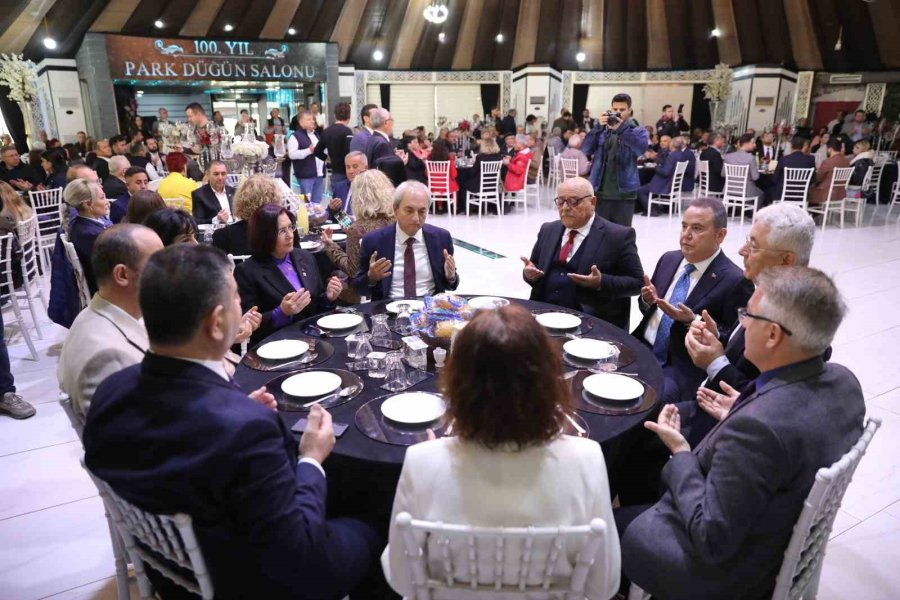 Başkan Böcek, Konyalılar İle Buluştu