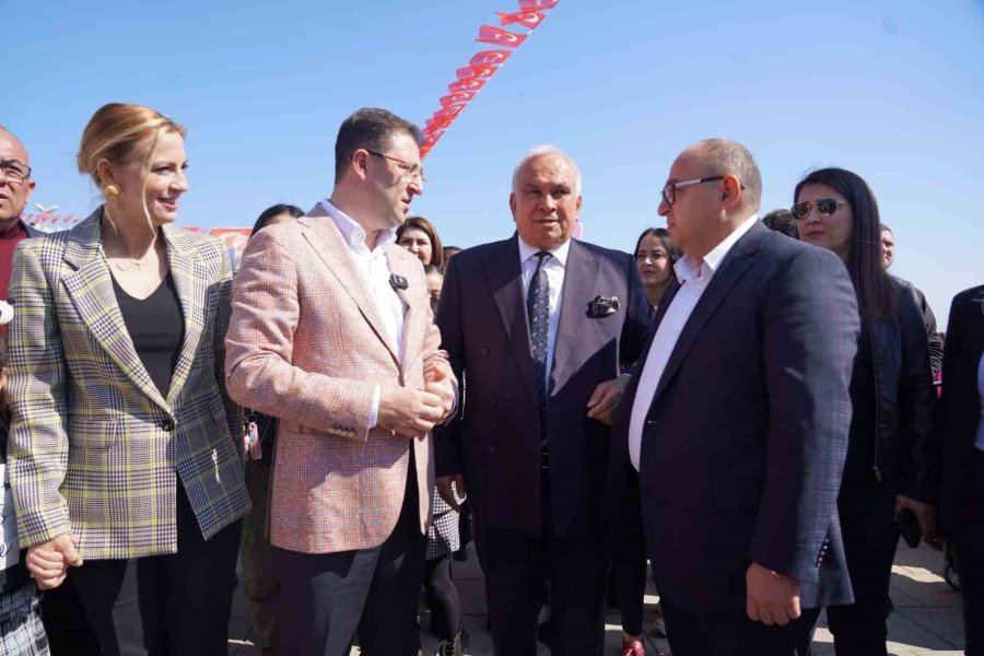 Çocuklar Şenlikte ’rafadan Tayfa Müzikali’ İle Doyasıya Eğlendi