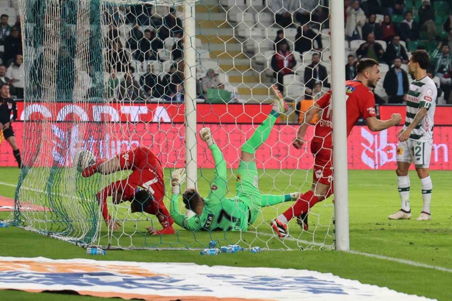 Trendyol Süper Lig: Konyaspor: 0 - Hatayspor: 0 (ilk Yarı)