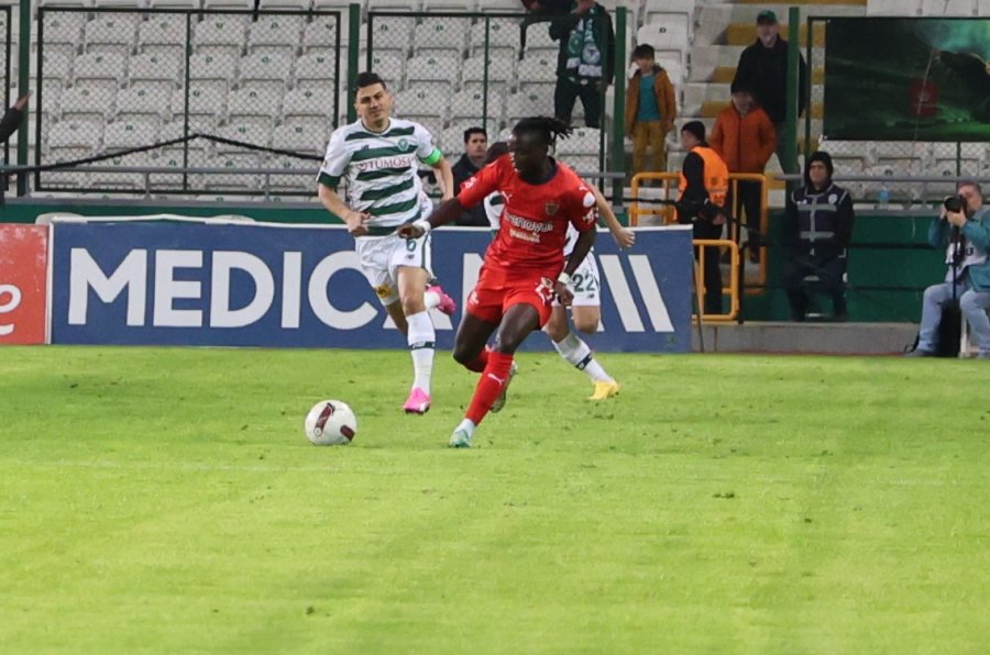 Trendyol Süper Lig: Konyaspor: 0 - Hatayspor: 0 (ilk Yarı)