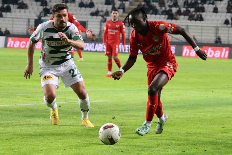 Trendyol Süper Lig: Konyaspor: 0 - Hatayspor: 0 (ilk Yarı)
