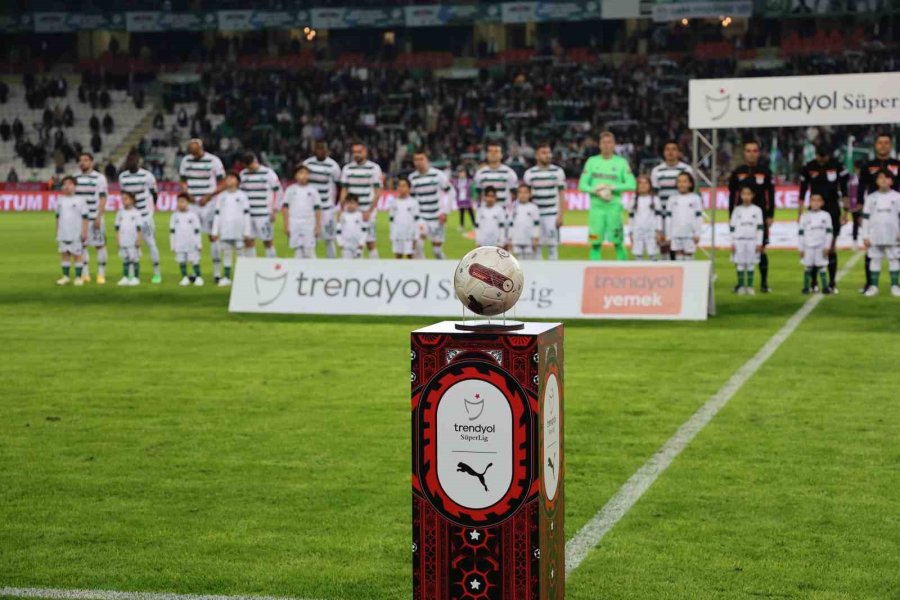 Trendyol Süper Lig: Konyaspor: 0 - Hatayspor: 0 (ilk Yarı)