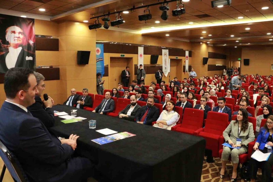 Güney Kariyer Fuarında Antalya Adliyesi Standı Büyük İlgi Gördü