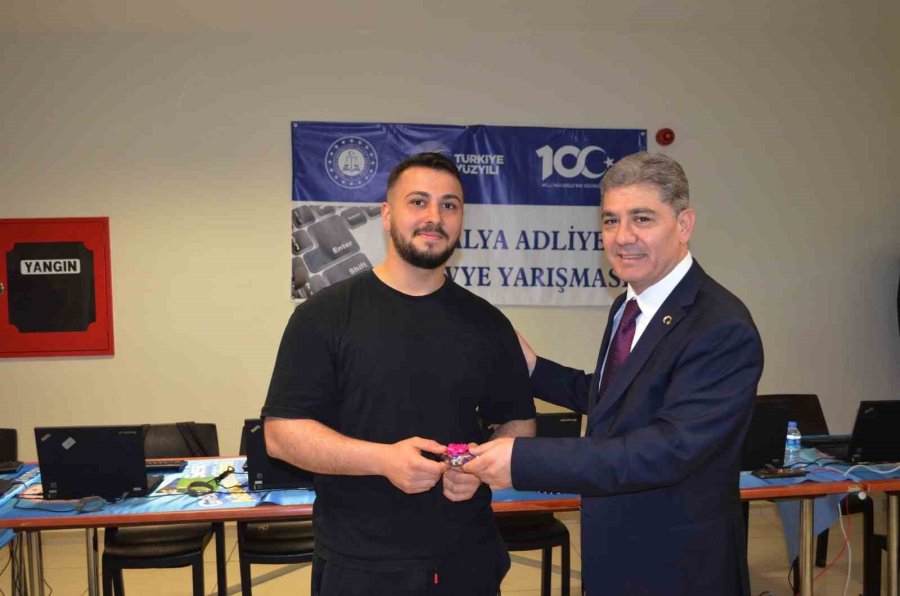 Güney Kariyer Fuarında Antalya Adliyesi Standı Büyük İlgi Gördü