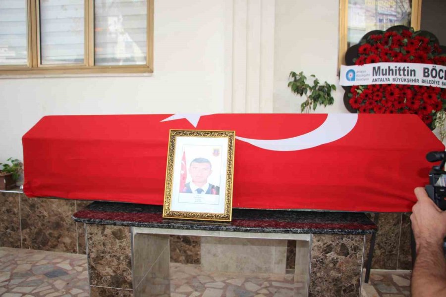 Trafik Kazasında Hayatını Kaybeden Asteğmen Toprağa Verildi