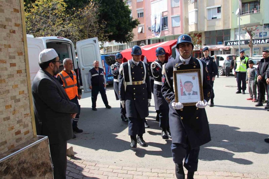 Trafik Kazasında Hayatını Kaybeden Asteğmen Toprağa Verildi