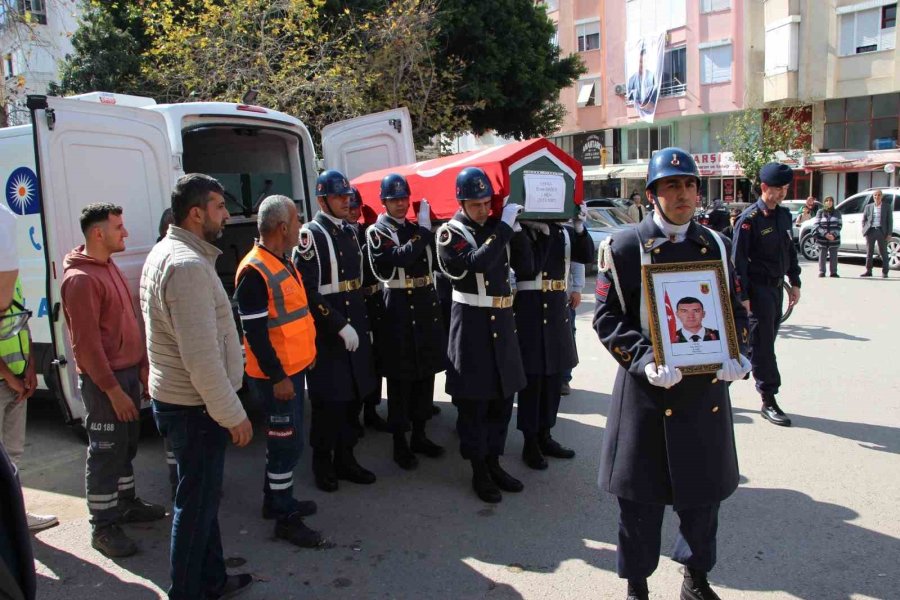 Trafik Kazasında Hayatını Kaybeden Asteğmen Toprağa Verildi