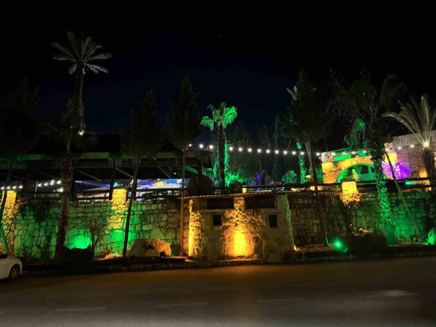 Mersin’de Düğün Töreninde Salonda Yangın Çıktı