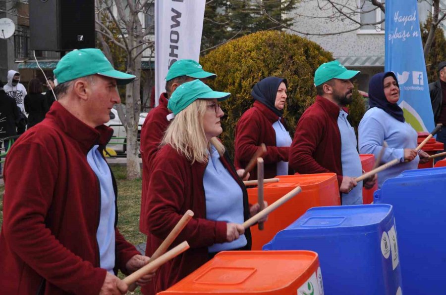 Güllük Belde Evi’nin Açılışı Yoğun Katılımla Gerçekleştirildi