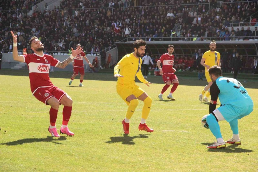 Tff 2. Lig: Karaman Fk: 2 - Belediye Derincespor: 0