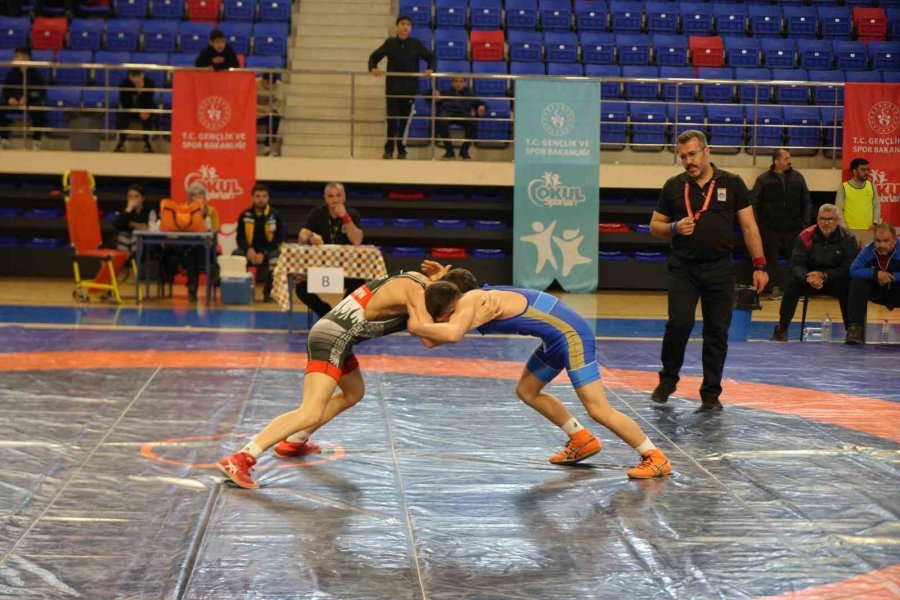 Okul Sporları Güreş Türkiye Şampiyonası, Niğde’nin Ev Sahipliğinde Başladı