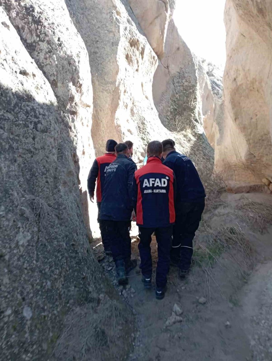 Kanyona Düşerek Yaralanan Şahıs Kurtarıldı