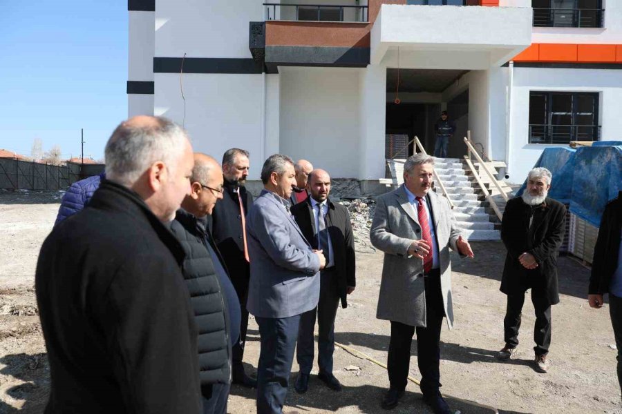 Başkan Palancıoğlu, Yıldırım Beyazıt Mahallesi’nde Kentsel Dönüşüm Dairelerini İnceledi