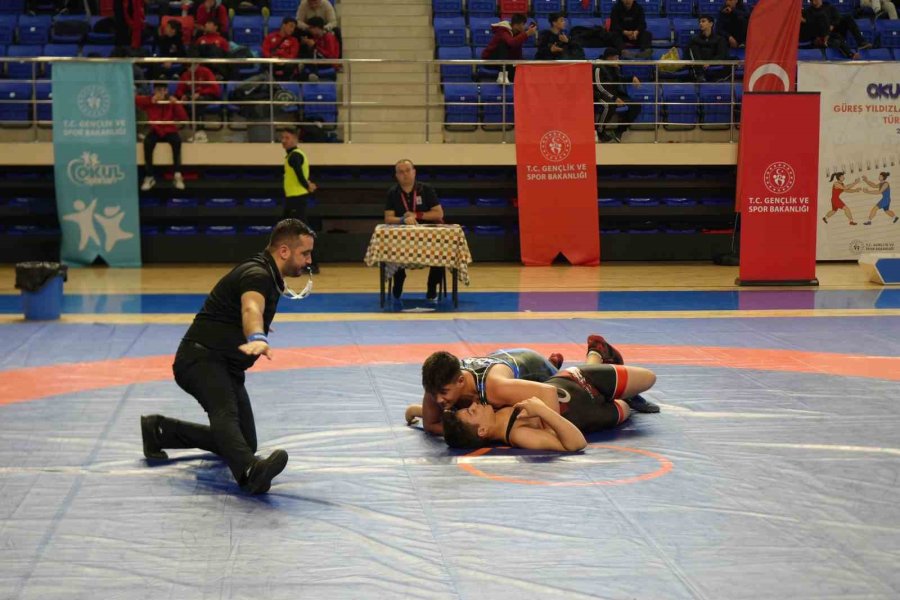 Okul Sporları Güreş Türkiye Şampiyonası, Niğde’nin Ev Sahipliğinde Başladı