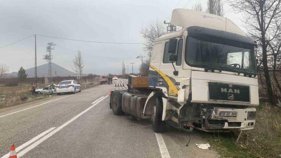Karaman’da Tır Otomobile Arkadan Çarptı: 1 Yaralı