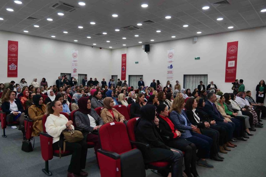 Nebi Hatipoğlu Eskişehirli Kadın Kanaat Önderleriyle Buluştu