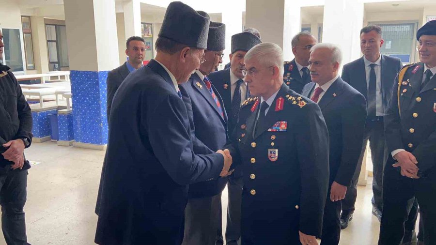 Jandarma Genel Komutanı Çetin’den Şehit Ailelerine Ziyaret