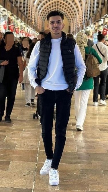 Arkadaşlarından Helallik İstedikten Sonra Kanlar İçerisinde Bulundu