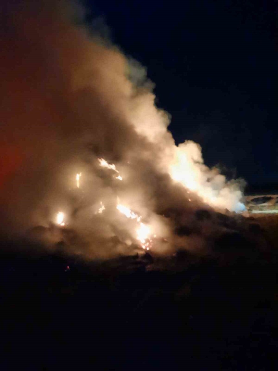 Konya’da 150 Ton Saman Balyası Yandı