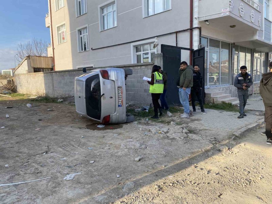 Kontrolden Çıkan Otomobil Devrildi: 1 Yaralı