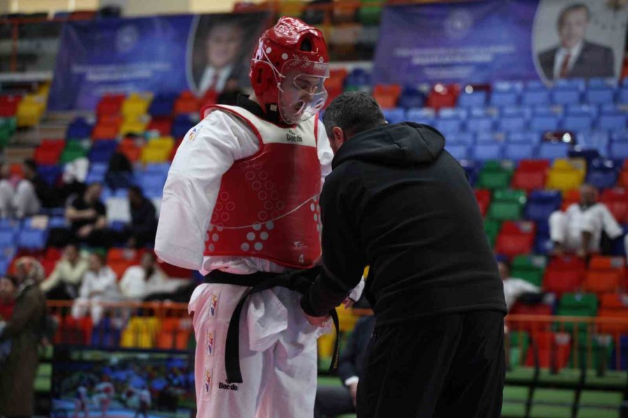 Para Tekvando Türkiye Şampiyonası Konya’da Başladı