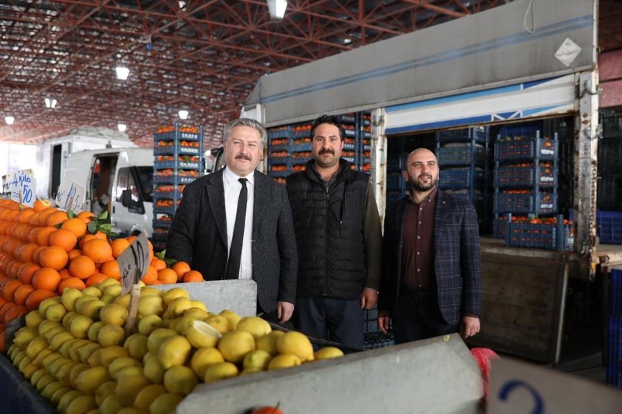 Başkan Palancıoğlu, Yıldırım Beyazıt Pazar Yerinde Sevgiyle Karşılandı