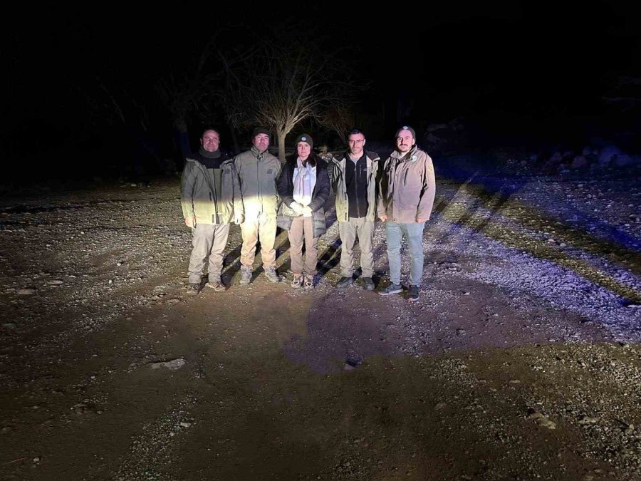 Yaban Keçisi Avlayan Kaçak Avcıya Suçüstü